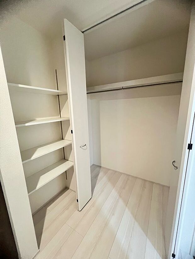 収納豊富な間取りで家の中がスッキリ片付きそうです。 