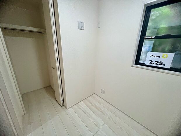 広々収納で、仕事着、普段着をまとめて収納できます。 