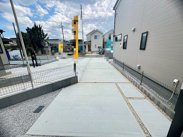 セカンドカーや来客時にも便利なカースペース2台分ございます。