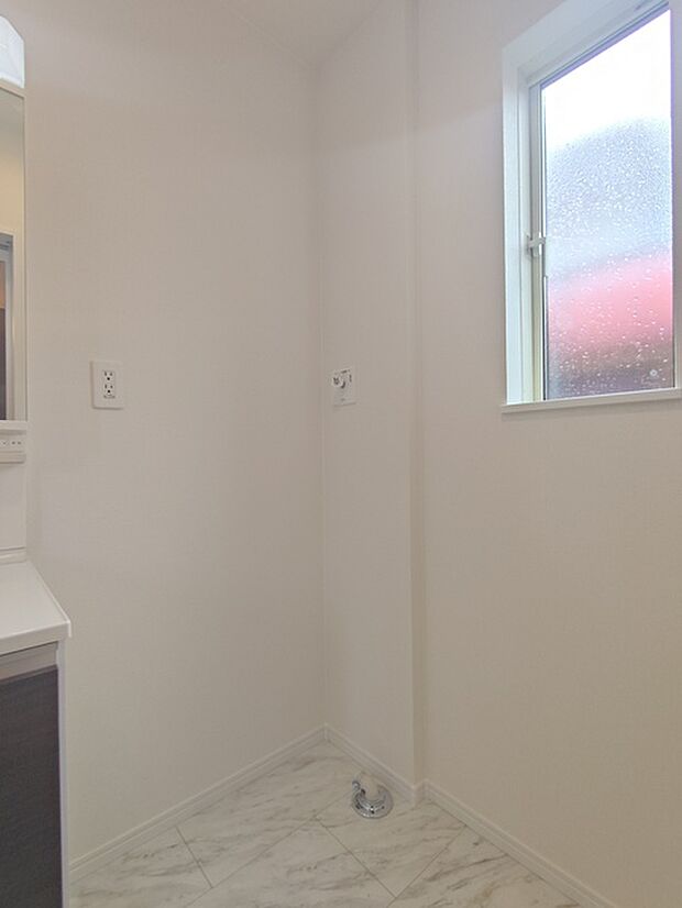 換気窓付きで、カビが発生しにくい造りになっています。