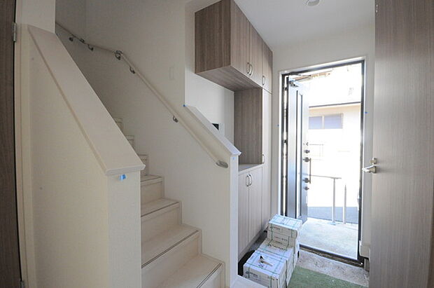 お客様をお迎えする玄関、お家の出入りもスムーズに行えます。 