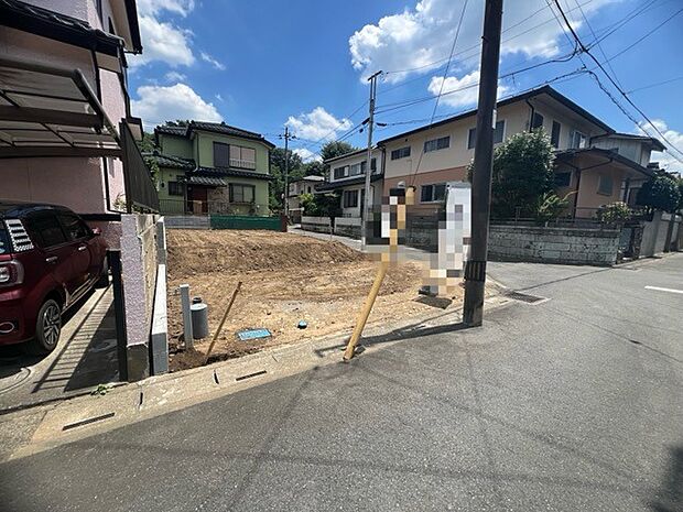 南道路に面しており日中もたくさんの陽が入ります。風通りや周辺環境など実際に現地にてご確認ください。
