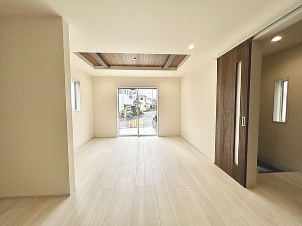 リビングは家具の配置も思いのまま。自由度が高い設計です。