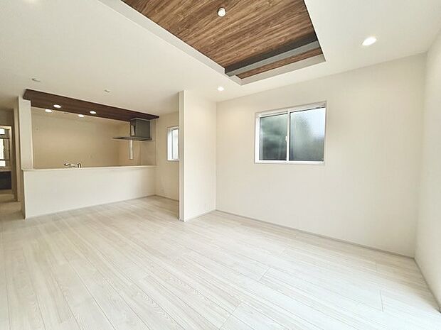 夕食の時間。家族、友人、両親、親戚との会話がより料理を美味しくしてくれる。あっという間に時間が過ぎてしまう居心地の良さは、普段はほっとする空間としてここにあります。