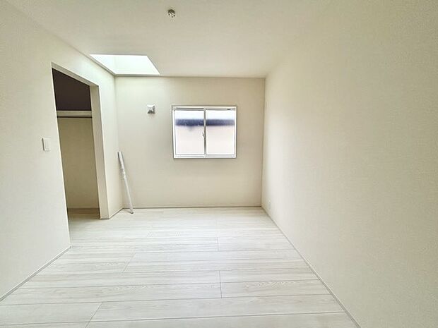 2面採光を確保した明るい室内は、爽やかな風を感じる居心地の良い空間です。