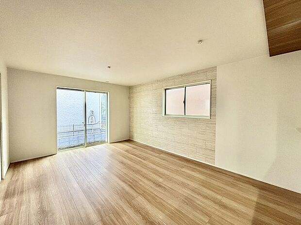 リビングは家具の配置も思いのまま。自由度が高い設計です。 