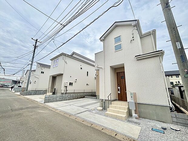 五感で感じる、現地でしかわからない事も沢山ございます。周辺環境なども一緒にご案内いたしますのでお気軽にお問合せください。 