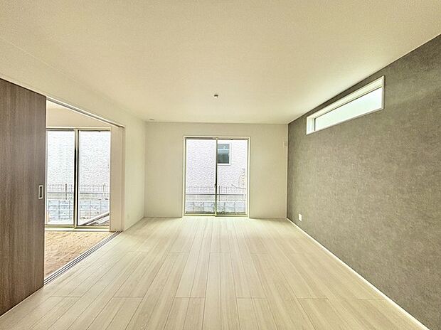 リビングは家具の配置も思いのまま。自由度が高い設計です。 