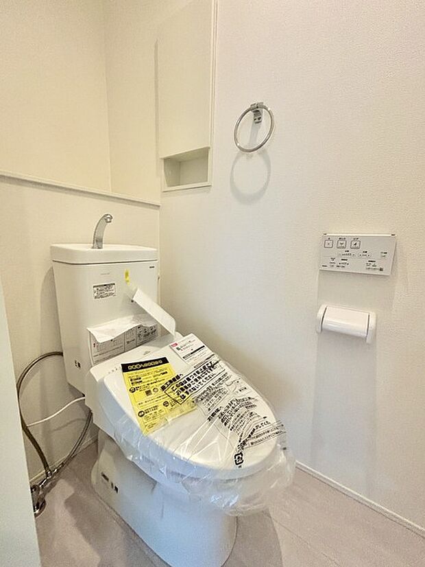 1.2階にそれぞれトレイがございます。朝の混雑時に分散して利用できるほか、ゲスト用としても使い分けることもできます。