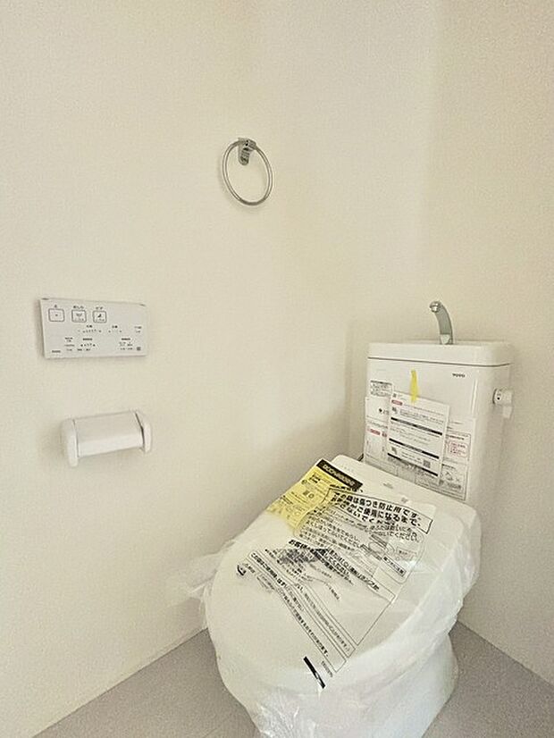 1.2階にそれぞれトレイがございます。朝の混雑時に分散して利用できるほか、ゲスト用としても使い分けることもできます。