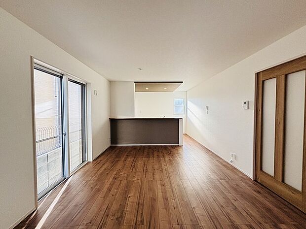 夕食の時間。家族、友人、両親、親戚との会話がより料理を美味しくしてくれる。あっという間に時間が過ぎてしまう居心地の良さは、普段はほっとする空間としてここにあります。