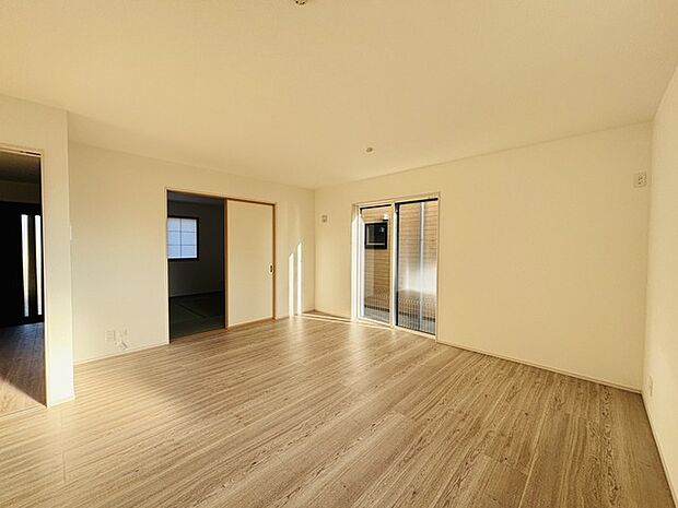 リビングは家具の配置も思いのまま。自由度が高い設計です。 