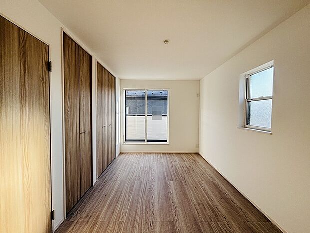 2面採光を確保した明るい室内は、爽やかな風を感じる居心地の良い空間です。 