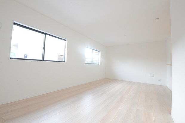 キッチンはオープンカフェスタイルだからリビングとの一体感はバッチリ。毎日のお料理時間も楽しくなりそうです。