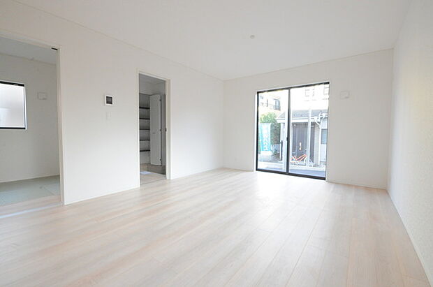 リビングは家具の配置も思いのまま。自由度が高い設計です。 