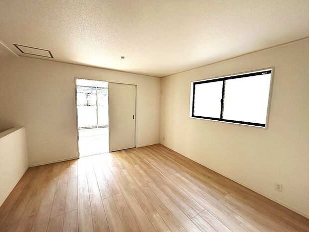 リビングは家具の配置も思いのまま。自由度が高い設計です。 