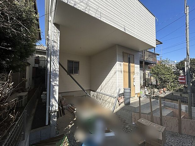 カースペースは1台駐車できます。車庫の出し入れのしやすさなど、実際に現地にてご確認ください。