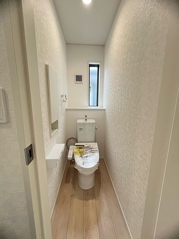 1.2階にそれぞれトレイがございます。朝の混雑時に分散して利用できるほか、ゲスト用としても使い分けることもできます。 