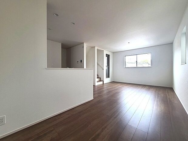 夕食の時間。家族、友人、両親、親戚との会話がより料理を美味しくしてくれる。あっという間に時間が過ぎてしまう居心地の良さは、普段はほっとする空間としてここにあります。