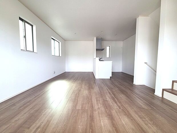 リビングは家具の配置も思いのまま。自由度が高い設計です。