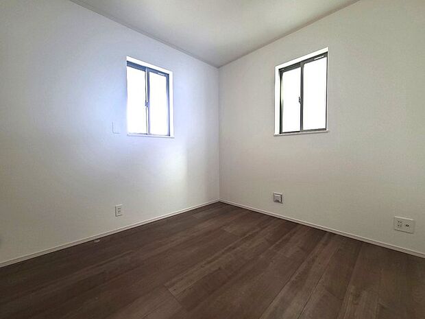 2面採光を確保した明るい室内は、爽やかな風を感じる居心地の良い空間です。