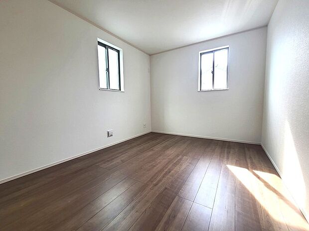 2面採光を確保した明るい室内は、爽やかな風を感じる居心地の良い空間です。