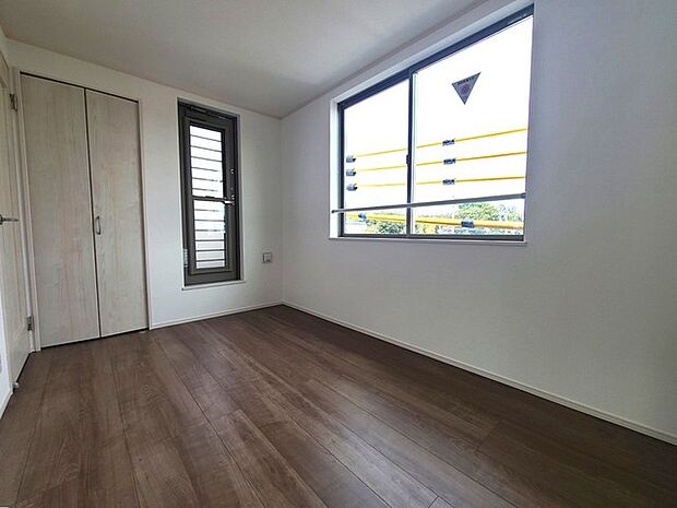 2面採光を確保した明るい室内は、爽やかな風を感じる居心地の良い空間です。