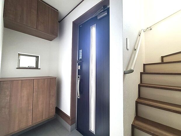 お客様をお迎えする玄関、お家の出入りもスムーズに行えます。