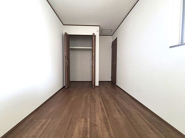 大容量クローゼット付き!家族の成長と共に増える荷物もスッキリ収納。