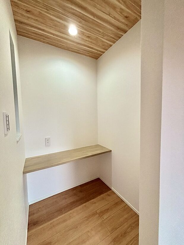 書斎コーナー（カウンター）もございます。