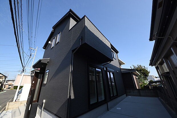 五感で感じる、現地でしかわからない事も沢山ございます。周辺環境なども一緒にご案内いたしますのでお気軽にお問合せください。