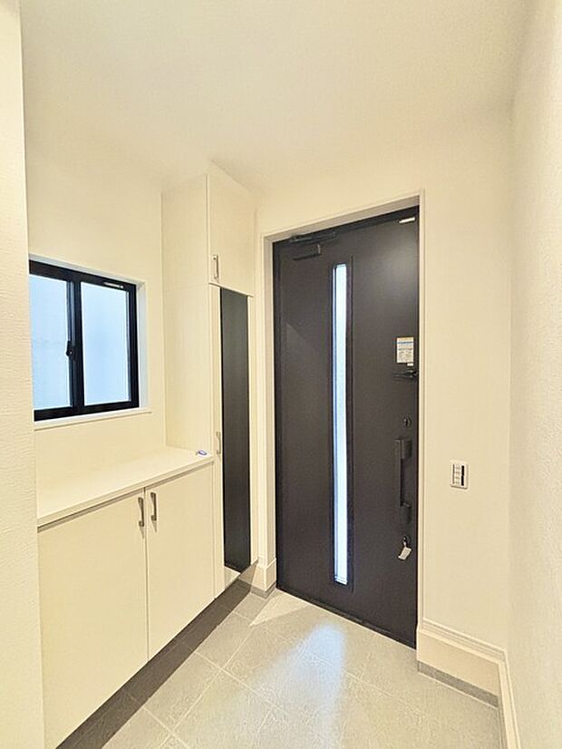 お客様をお迎えする玄関、お家の出入りもスムーズに行えます。