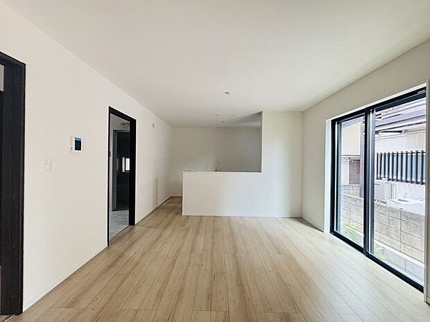 夕食の時間。家族、友人、両親、親戚との会話がより料理を美味しくしてくれる。あっという間に時間が過ぎてしまう居心地の良さは、普段はほっとする空間としてここにあります。 