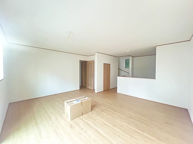 リビングは家具の配置も思いのまま。自由度が高い設計です。