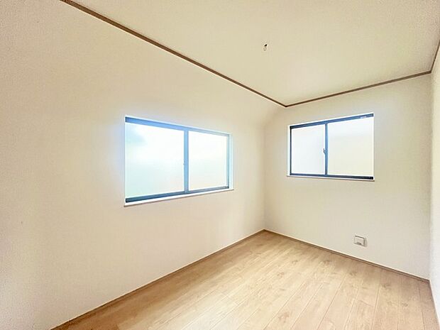 2面採光を確保した明るい室内は、爽やかな風を感じる居心地の良い空間です。