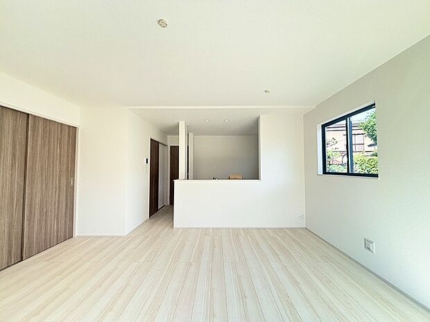 夕食の時間。家族、友人、両親、親戚との会話がより料理を美味しくしてくれる。あっという間に時間が過ぎてしまう居心地の良さは、普段はほっとする空間としてここにあります。