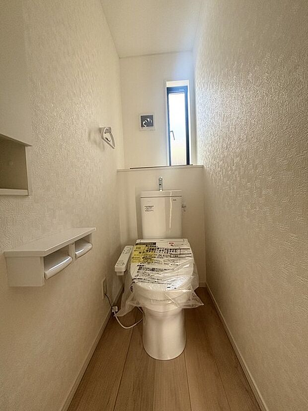 1.2階にそれぞれトレイがございます。朝の混雑時に分散して利用できるほか、ゲスト用としても使い分けることもできます。