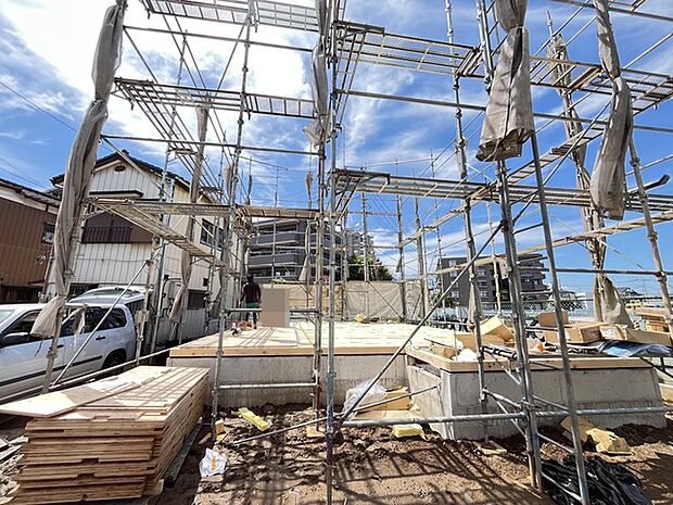 商業施設が徒歩圏内に充実、日々のお買い物も安心な環境です。 