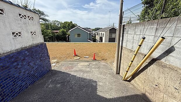 南側4m道路に間口4m接しています。