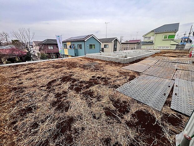 敷地面積89.93坪 カースペース4台駐車可能です。(車種による)