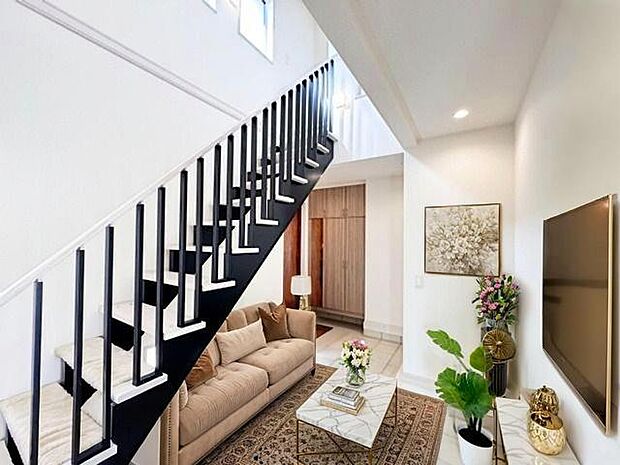 明るく開放的な玄関、 家具はCGによるものです。価格に家具は含みません。