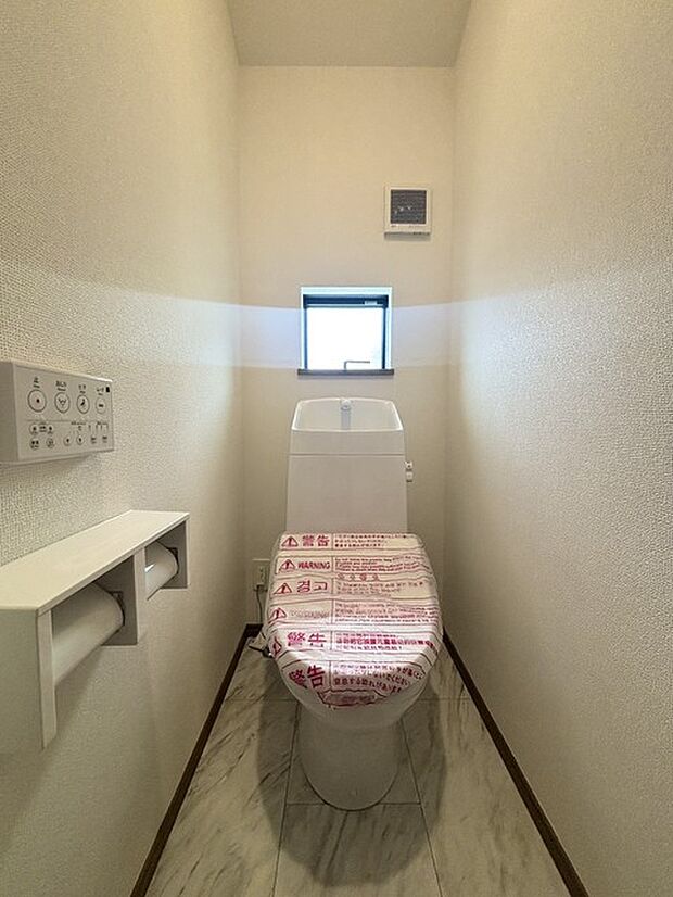 1.2階にそれぞれトレイがございます。朝の混雑時に分散して利用できるほか、ゲスト用としても使い分けることもできます。 