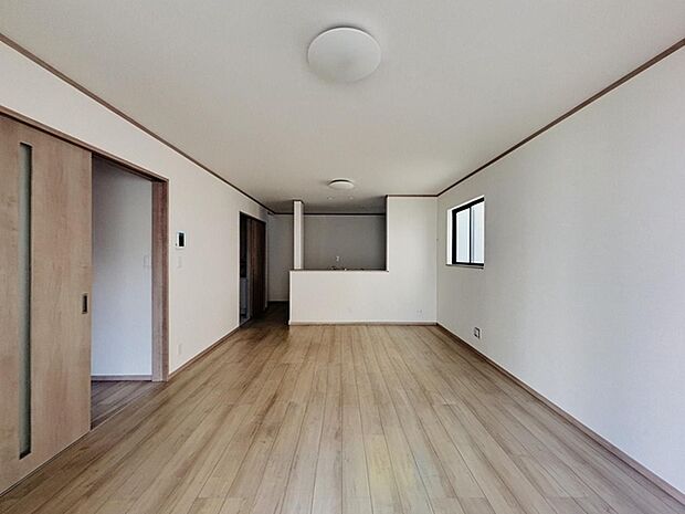 夕食の時間。家族、友人、両親、親戚との会話がより料理を美味しくしてくれる。あっという間に時間が過ぎてしまう居心地の良さは、普段はほっとする空間としてここにあります。