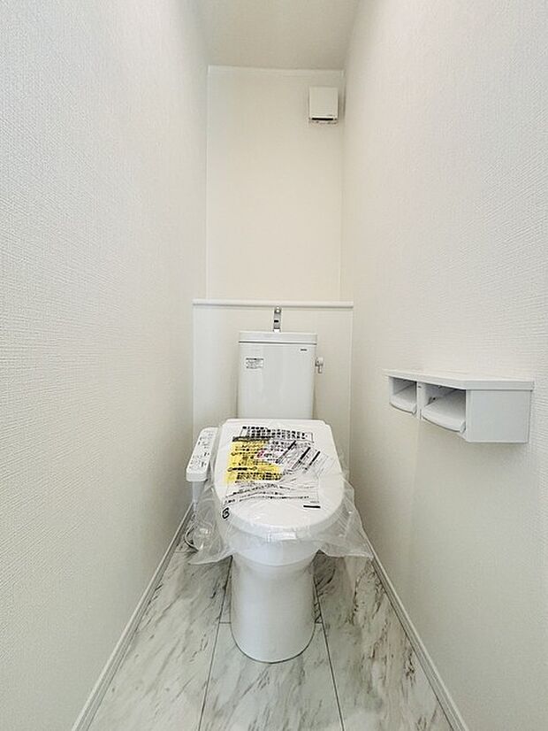 1.2階にそれぞれトレイがございます。朝の混雑時に分散して利用できるほか、ゲスト用としても使い分けることもできます。 