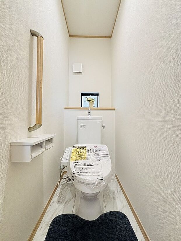 1.2階にそれぞれトレイがございます。朝の混雑時に分散して利用できるほか、ゲスト用としても使い分けることもできます。