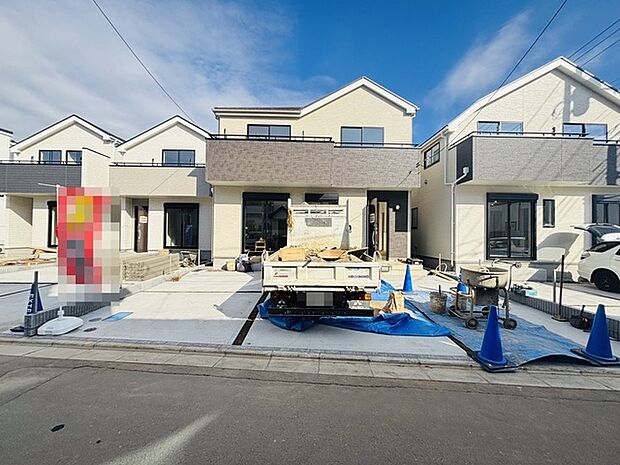 セカンドカーや来客時にも便利なカースペース2台分ございます。