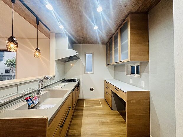 大容量のパントリーがございますので、非常食や食品のストックも沢山置けます。 