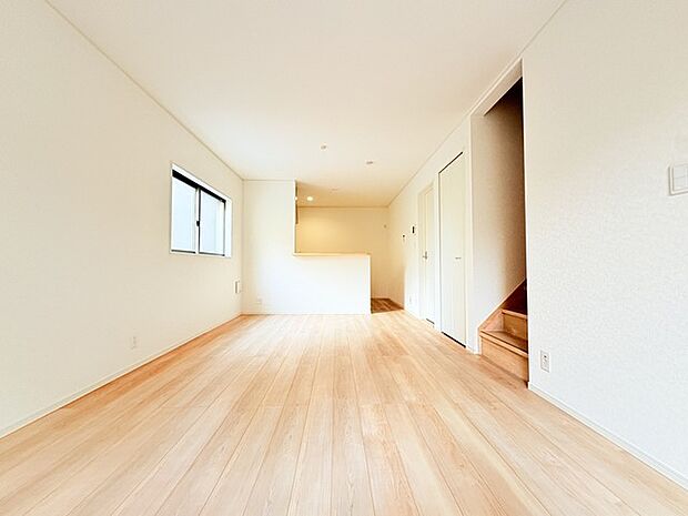 リビングは家具の配置も思いのまま。自由度が高い設計です。 