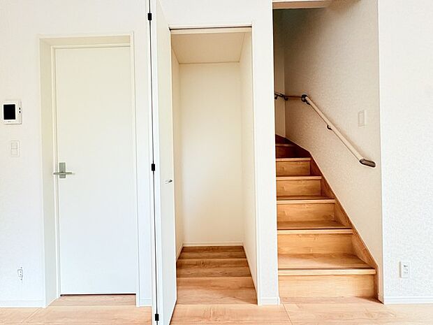 大容量のパントリーがございますので、非常食や食品のストックも沢山置けます。