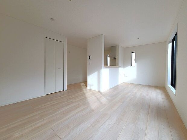 夕食の時間。家族、友人、両親、親戚との会話がより料理を美味しくしてくれる。あっという間に時間が過ぎてしまう居心地の良さは、普段はほっとする空間としてここにあります。